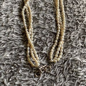 Freshwater mini pearl necklace